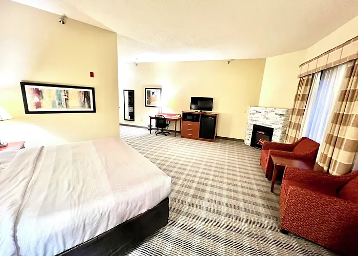 Quality Inn & Suites East Troy I-43